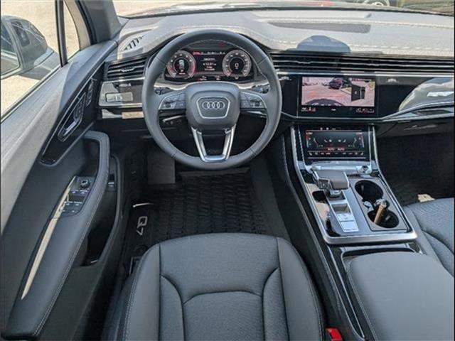 new 2025 Audi Q7 car