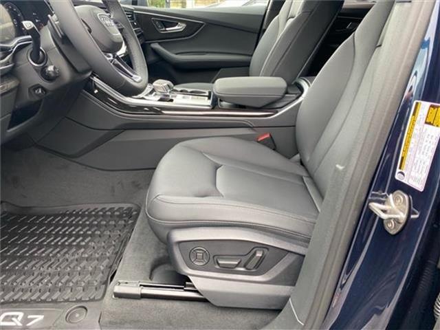 new 2025 Audi Q7 car