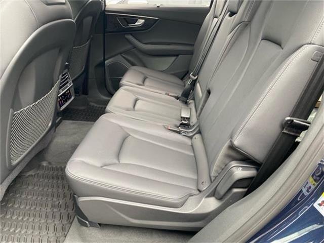 new 2025 Audi Q7 car