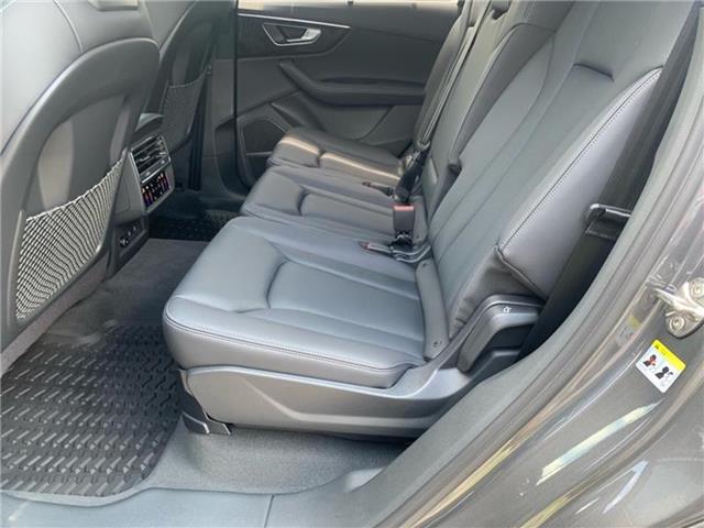new 2025 Audi Q7 car