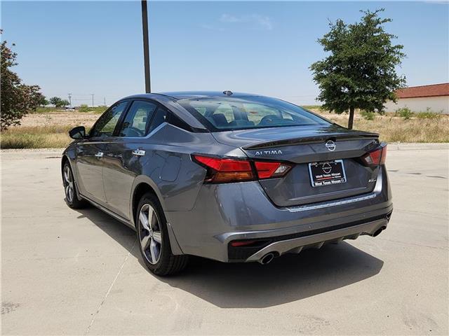 used 2022 Nissan Altima car, priced at $26,999