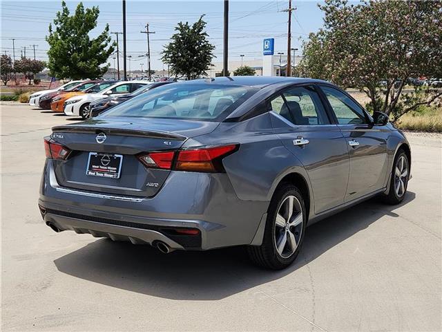used 2022 Nissan Altima car, priced at $26,999