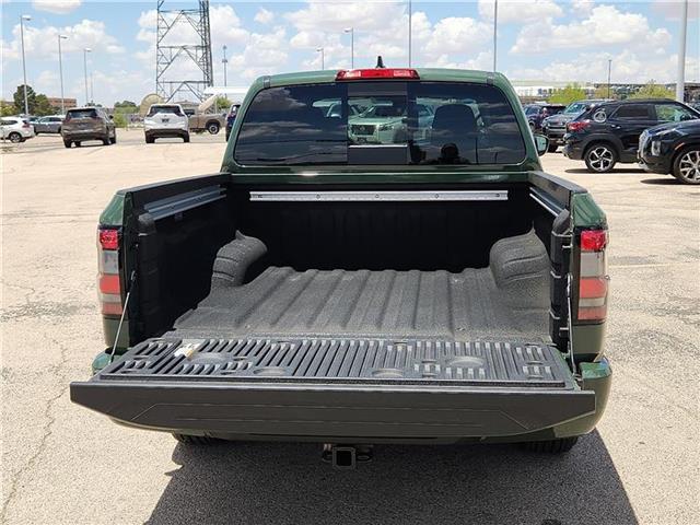 new 2025 Nissan Frontier car