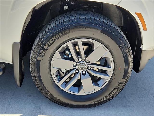 new 2025 Nissan Frontier car