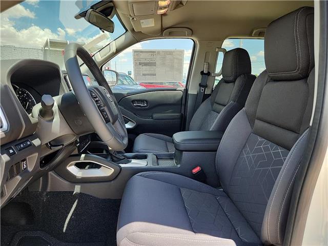 new 2025 Nissan Frontier car