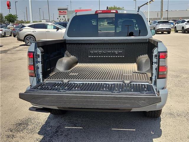 new 2025 Nissan Frontier car