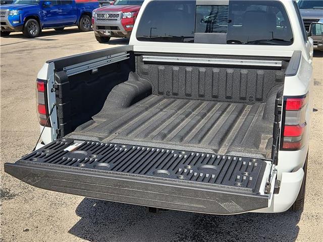 new 2025 Nissan Frontier car