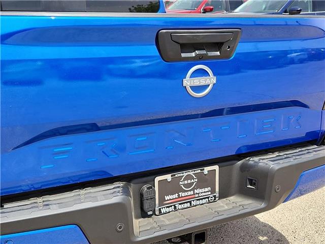new 2025 Nissan Frontier car