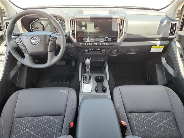 new 2025 Nissan Frontier car