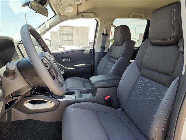 new 2025 Nissan Frontier car