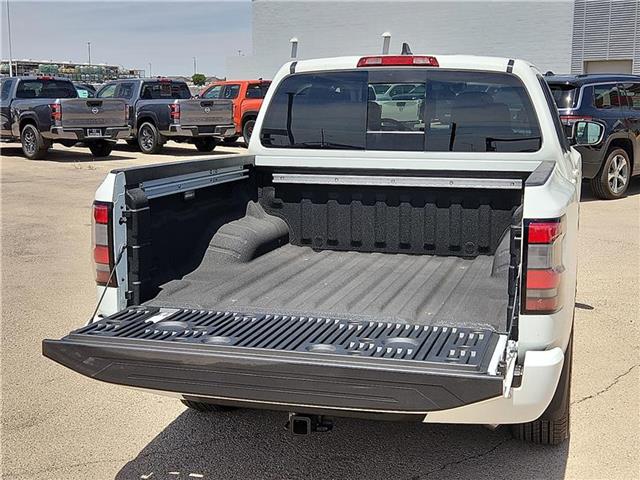 new 2025 Nissan Frontier car