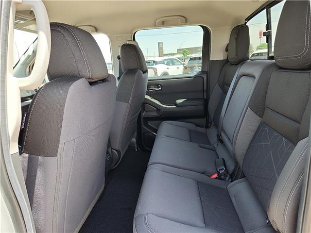 new 2025 Nissan Frontier car