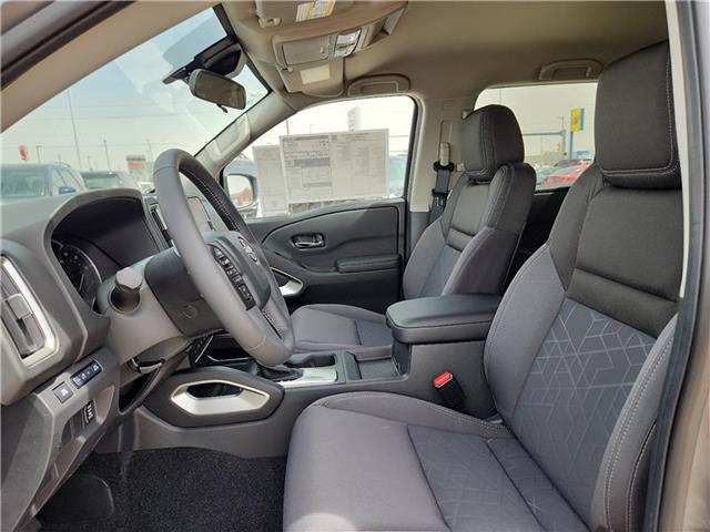 new 2025 Nissan Frontier car