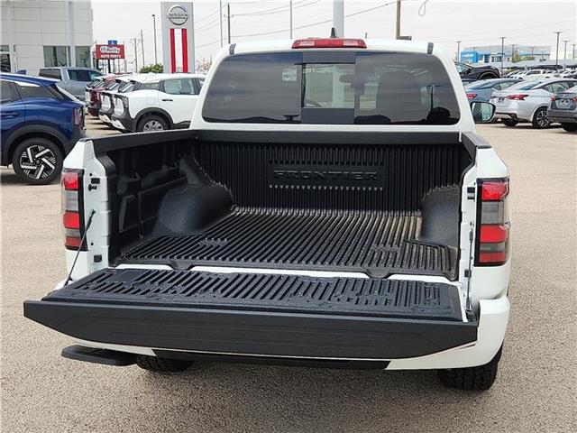 new 2025 Nissan Frontier car