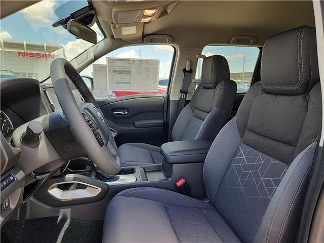 new 2025 Nissan Frontier car