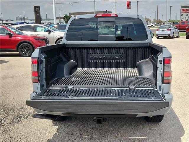 new 2025 Nissan Frontier car