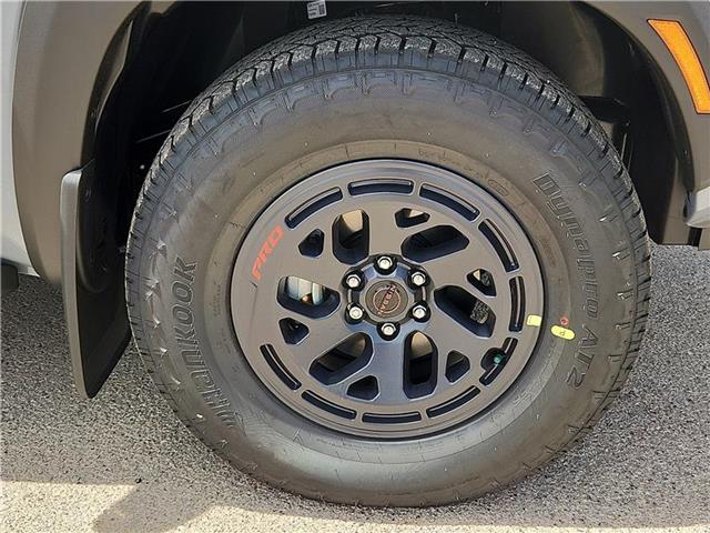 new 2025 Nissan Frontier car