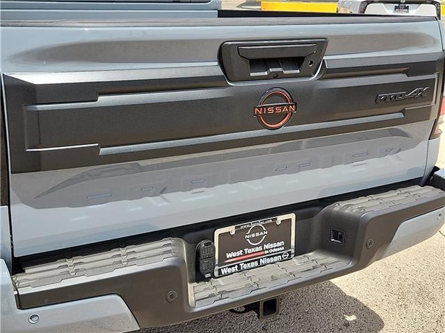 new 2025 Nissan Frontier car