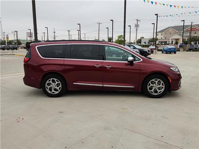 used 2023 Chrysler Pacifica car, priced at $32,999