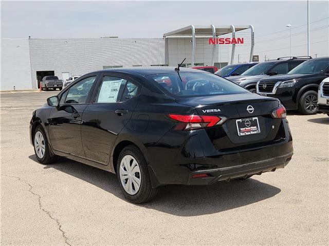 new 2025 Nissan Versa car