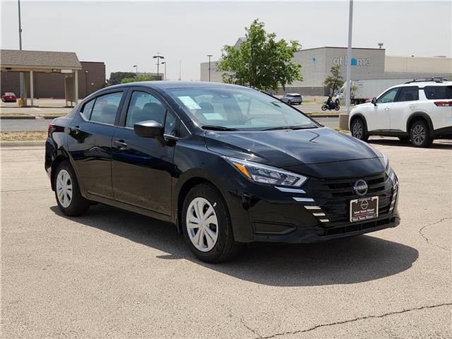 new 2025 Nissan Versa car