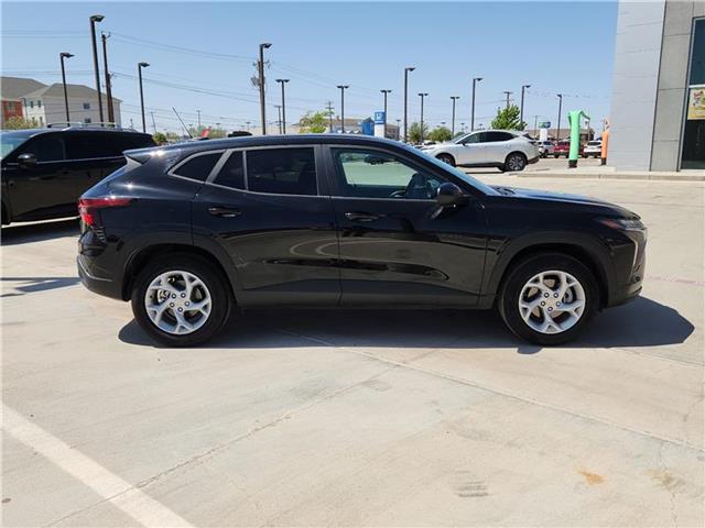used 2025 Chevrolet Trax car, priced at $28,500