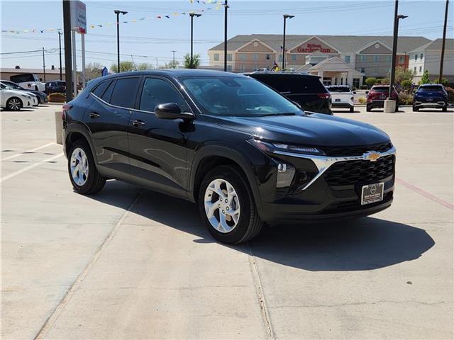 used 2025 Chevrolet Trax car, priced at $28,500