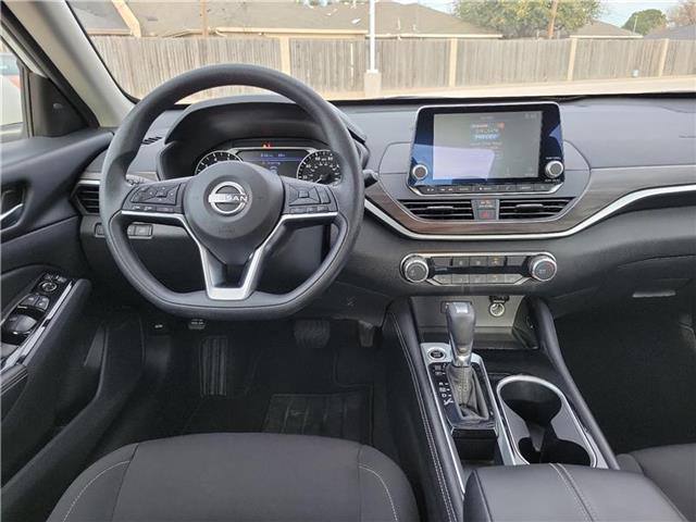 used 2023 Nissan Altima car, priced at $25,999