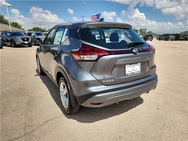 new 2025 Nissan Kicks Play car, priced at $23,760