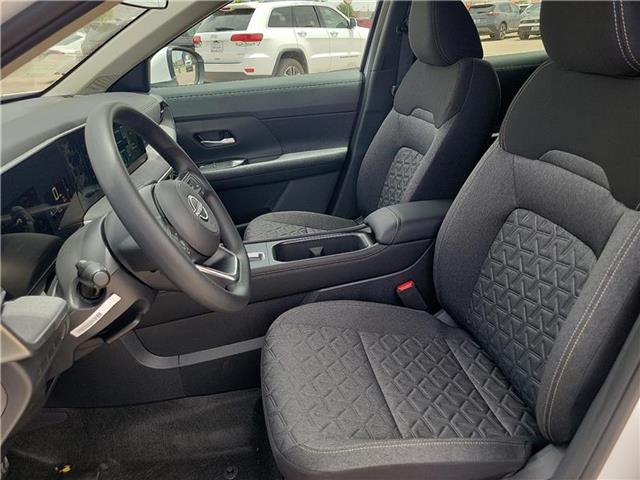 new 2025 Nissan Kicks car, priced at $27,180