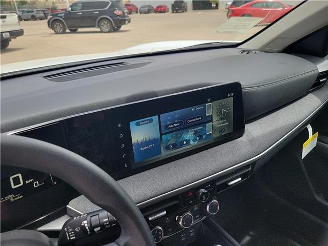 new 2025 Nissan Kicks car, priced at $27,180
