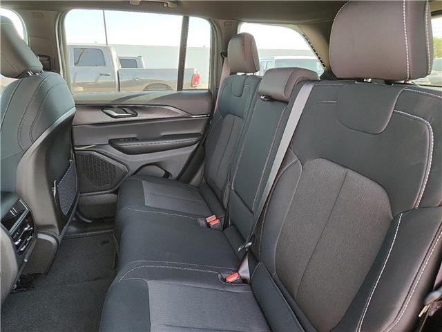 new 2025 Jeep Grand Cherokee car, priced at $42,370