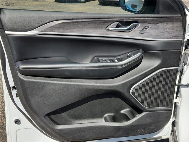 used 2022 Jeep Grand Cherokee car, priced at $30,747