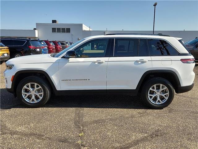 used 2024 Jeep Grand Cherokee car, priced at $32,876