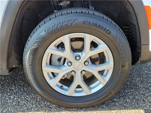 used 2024 Jeep Grand Cherokee car, priced at $32,876