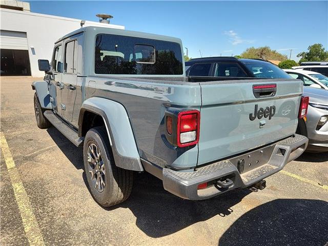new 2025 Jeep Gladiator car, priced at $57,190