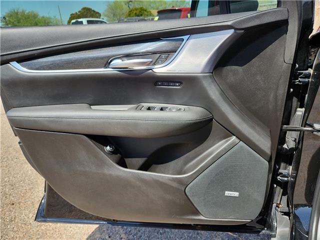 used 2021 Cadillac XT5 car, priced at $30,454