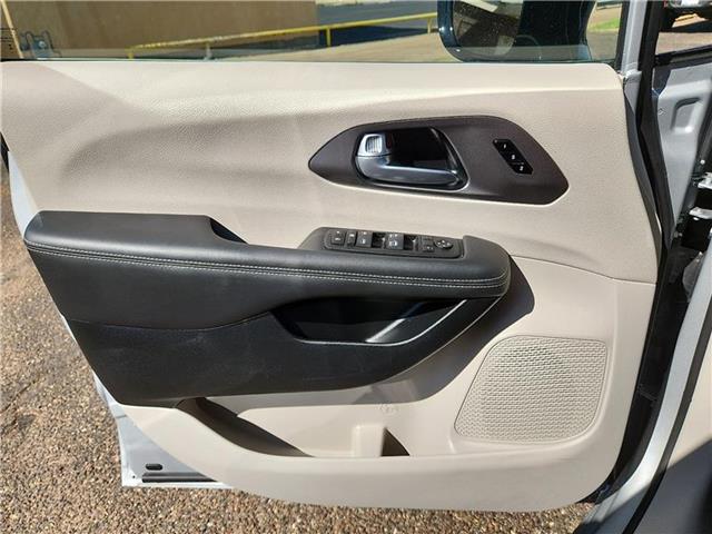 used 2024 Chrysler Pacifica car, priced at $34,986
