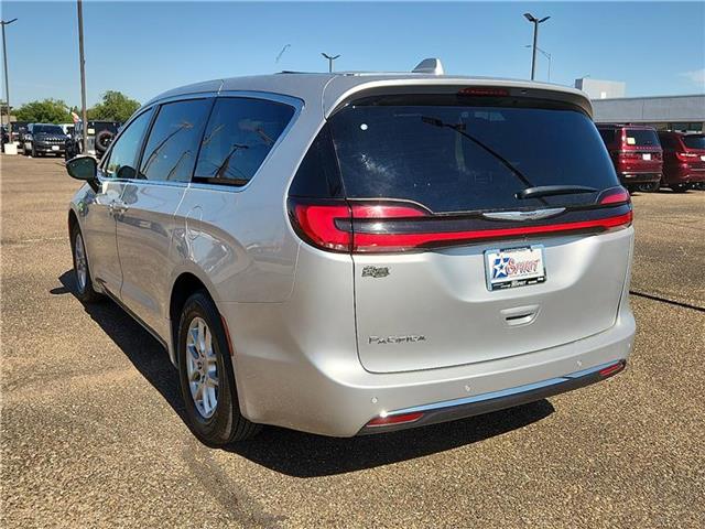 used 2024 Chrysler Pacifica car, priced at $34,986