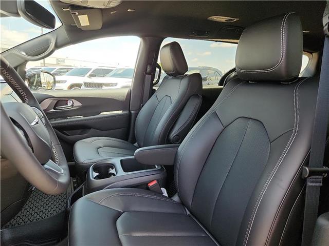 new 2025 Chrysler Pacifica car, priced at $47,550