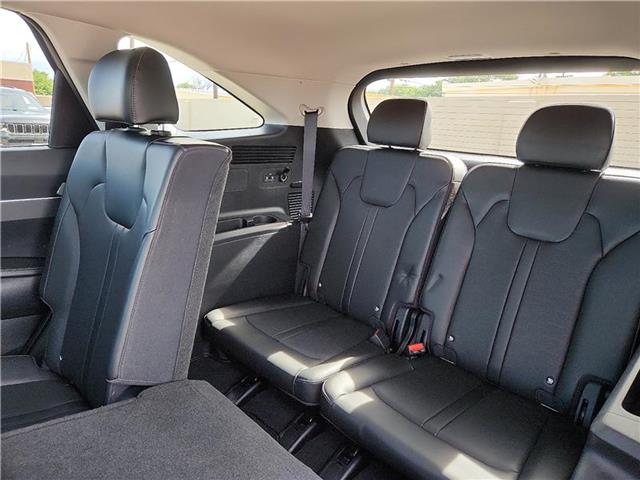 used 2024 Kia Sorento car, priced at $32,788