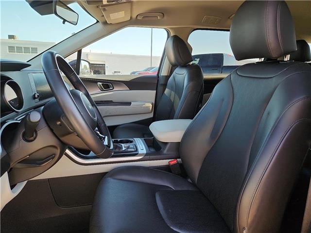 used 2024 Kia Carnival car, priced at $35,998
