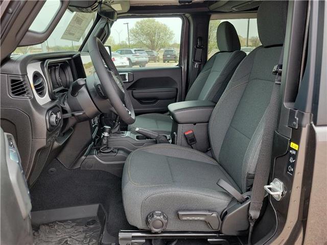 new 2025 Jeep Wrangler car