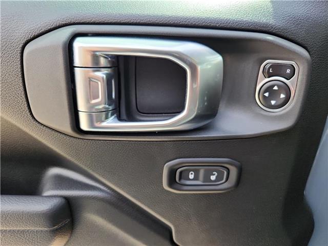 new 2025 Jeep Wrangler car