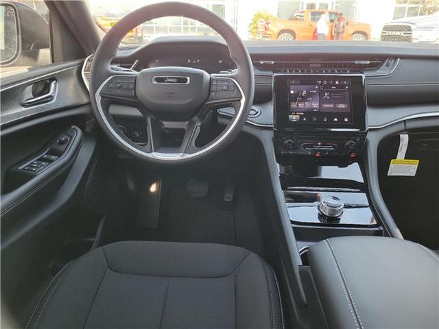 new 2025 Jeep Grand Cherokee car