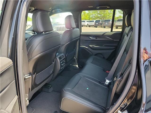 new 2025 Jeep Grand Cherokee car