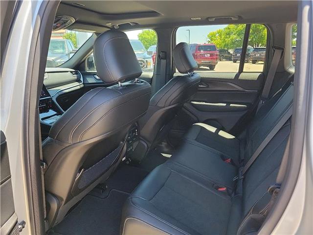 new 2025 Jeep Grand Cherokee car