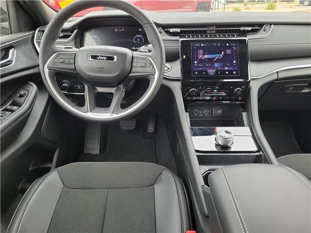 new 2025 Jeep Grand Cherokee car
