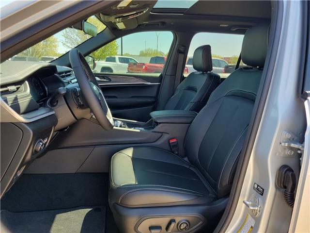 new 2025 Jeep Grand Cherokee car