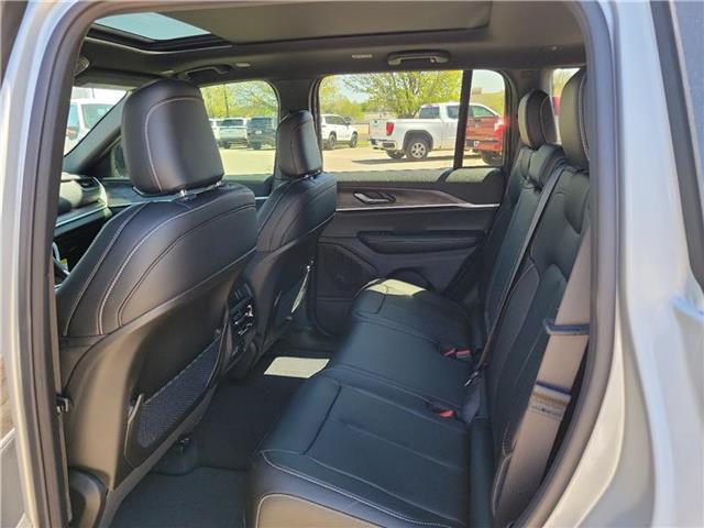 new 2025 Jeep Grand Cherokee car
